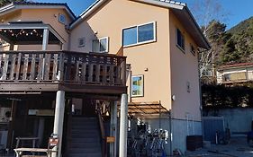 Orange Cabin Inn Far From Station
